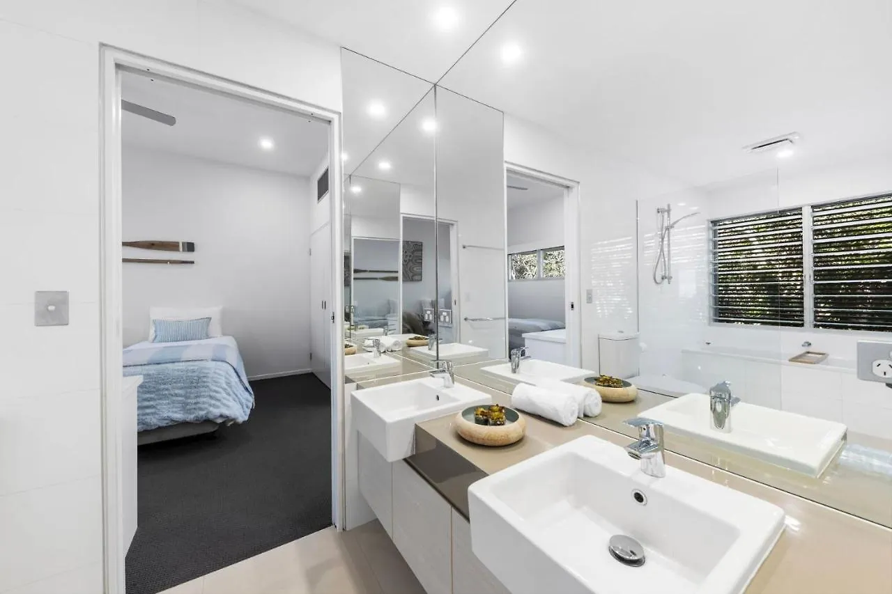 25 Whitehaven Parade Yaroomba Australia