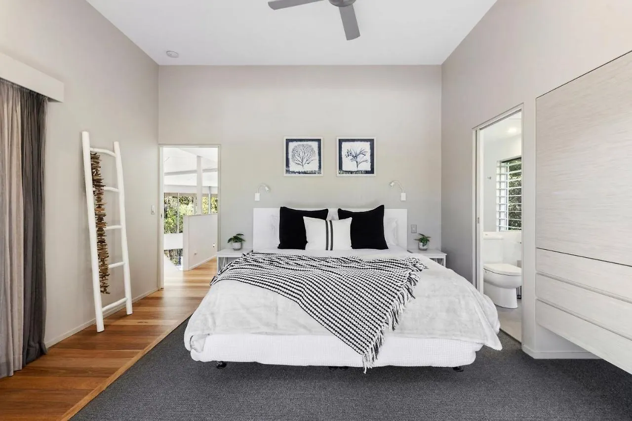 25 Whitehaven Parade Yaroomba Holiday home