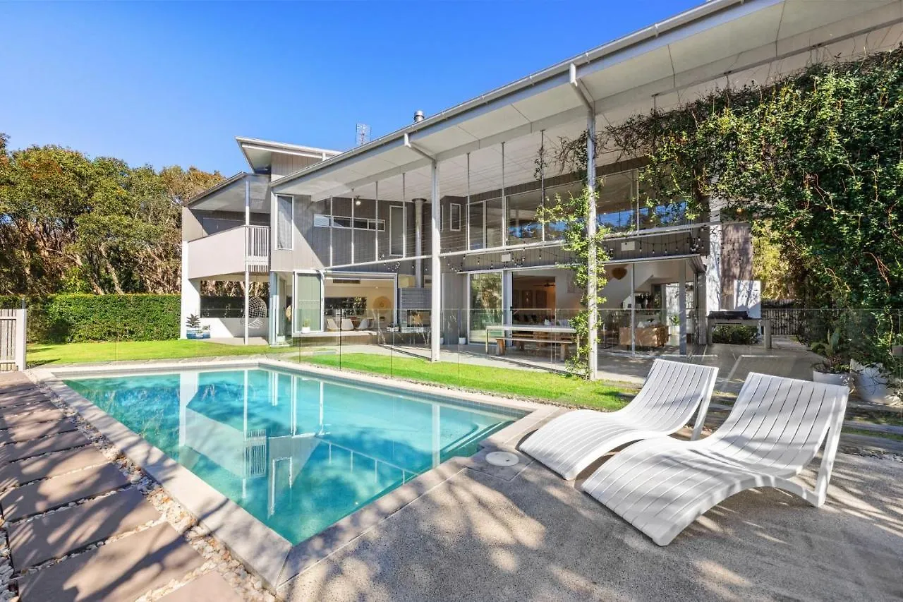 Holiday home 25 Whitehaven Parade Yaroomba Australia