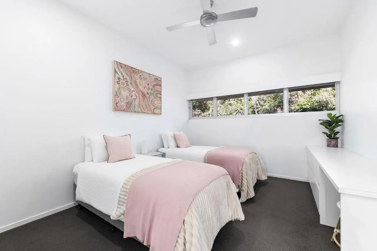 25 Whitehaven Parade Yaroomba Holiday home