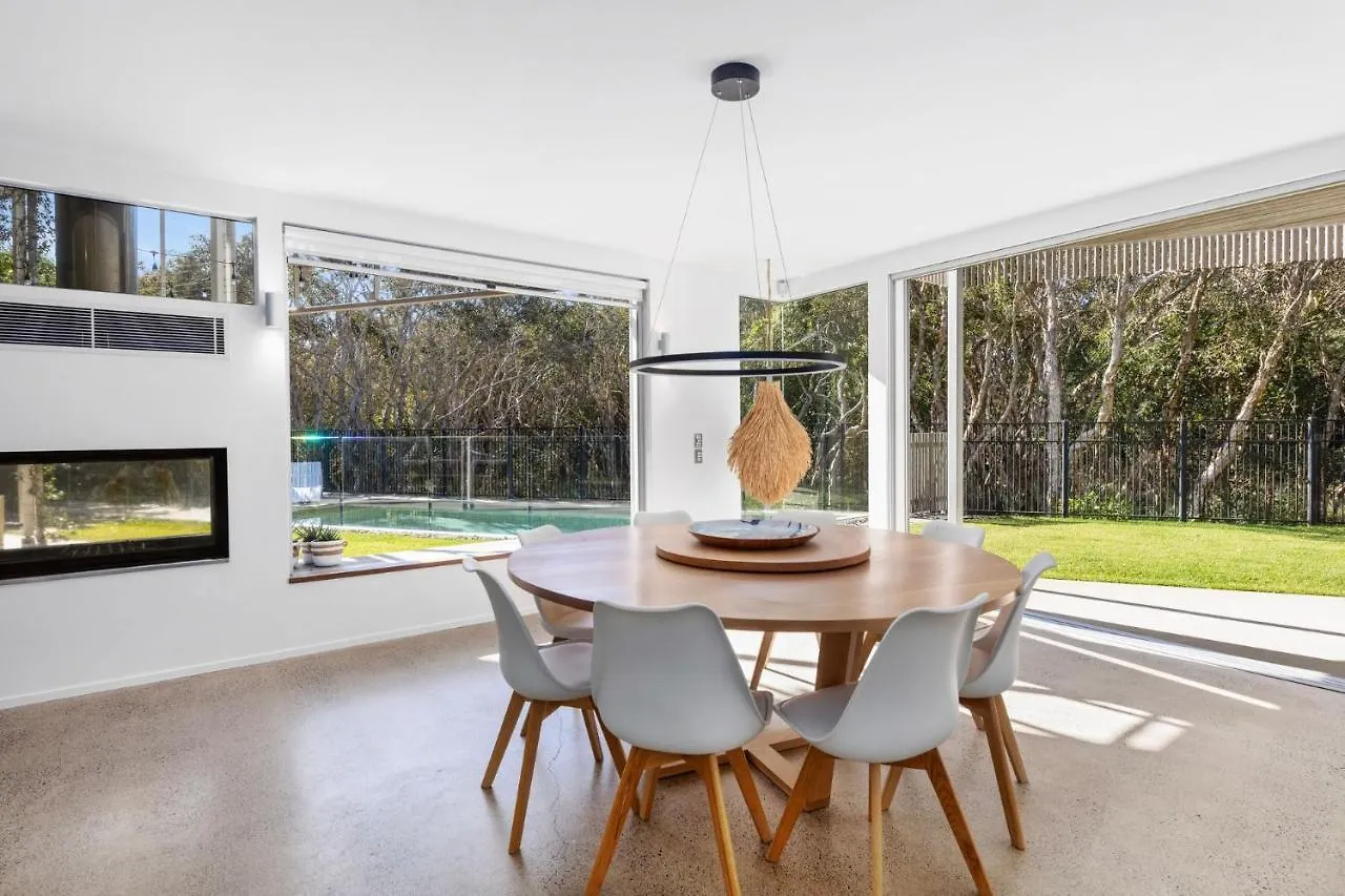 Holiday home 25 Whitehaven Parade Yaroomba Australia